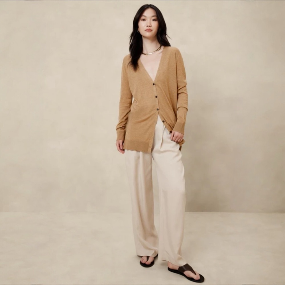 NWT Banana Republic V Neck Cardigan